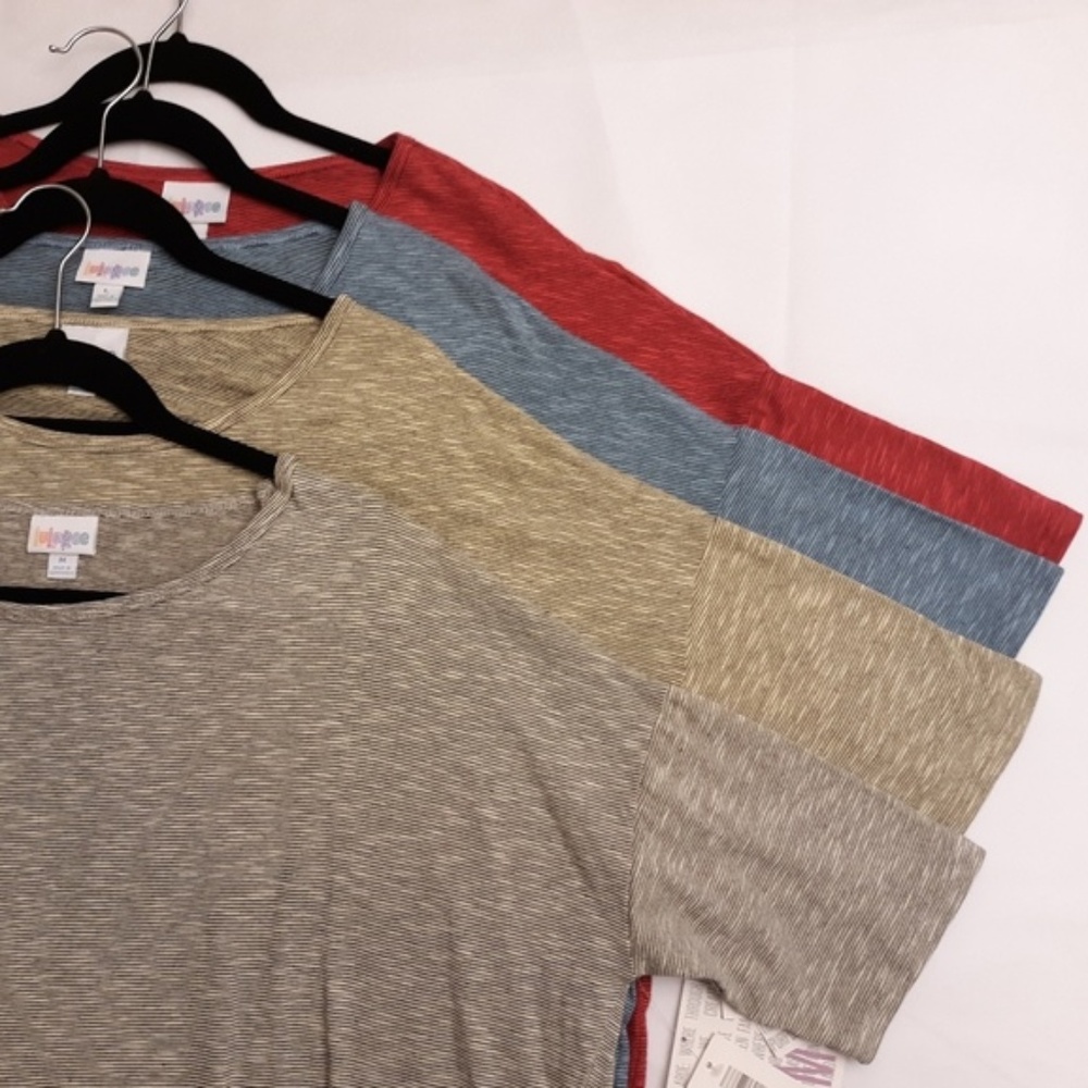 Lularoe Tee (Irma GREEN) NWT